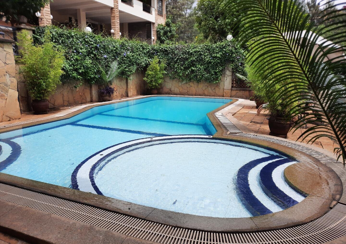 4-Ensuite Townhouse with Borehole & Flowered Garden - Lavington Maziwa