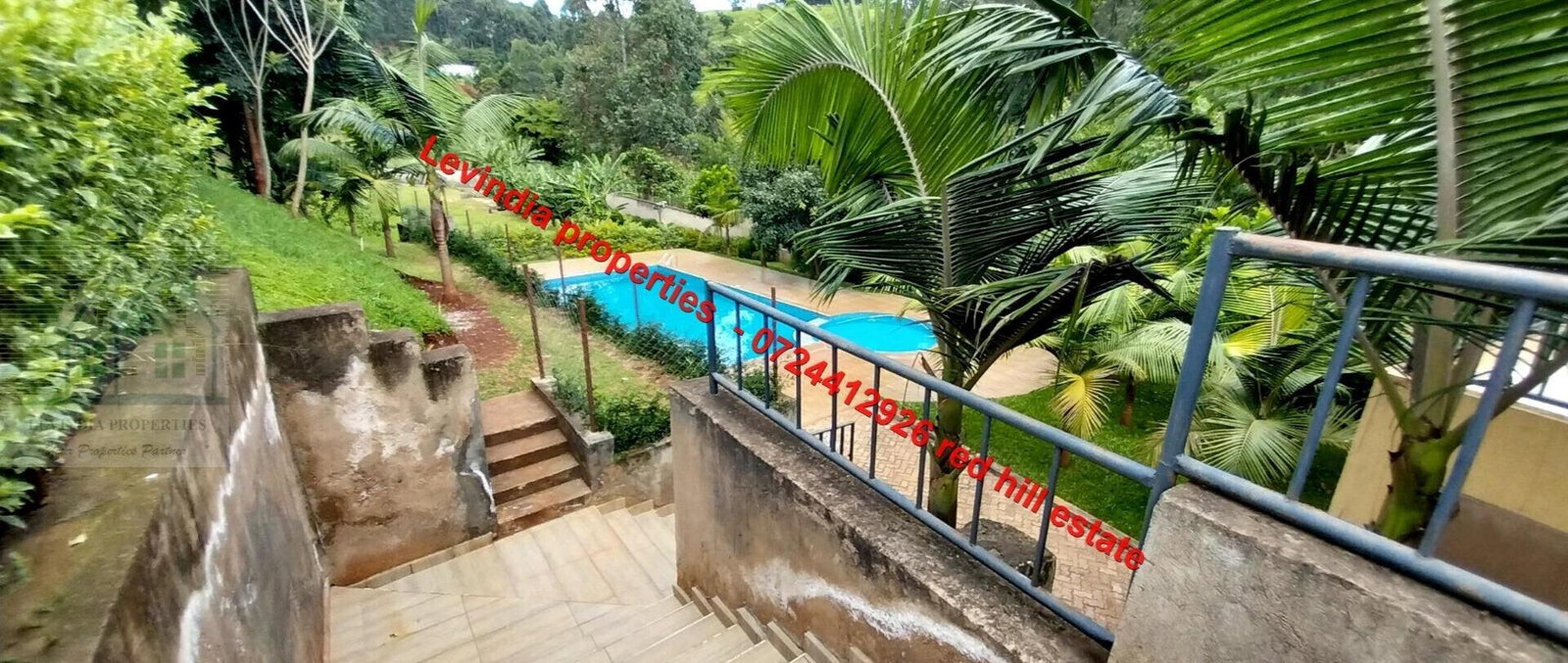 4BR All-Ensuite Corner Townhouse with Panoramic Views - Redhill