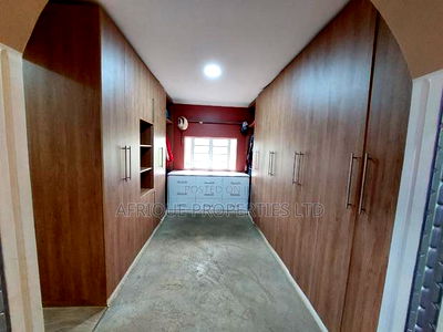 5bdrm Mansion in Sigona for sale - Image 9