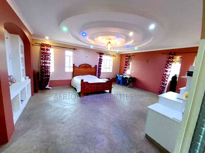 5bdrm Mansion in Sigona for sale - Image 8