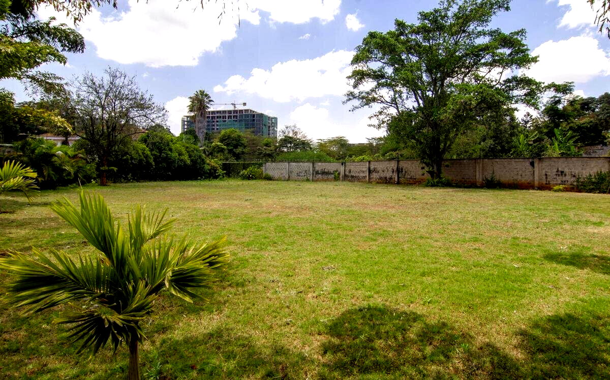 1-Acre 5BR All-Ensuite Townhouse with Private Garden - Kileleshwa