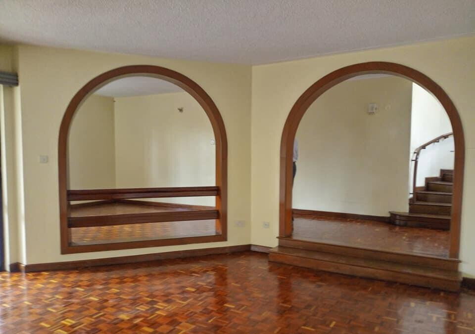 Spacious 4-Bed Townhouse with Detached SQ & Modern Kitchen - Lavington