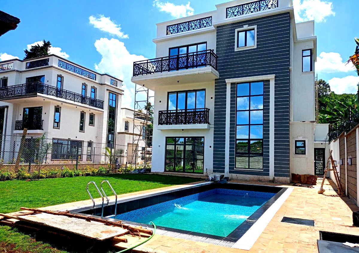 5-Ensuite Townhouse with Study, Pool & DSQ - Lavington