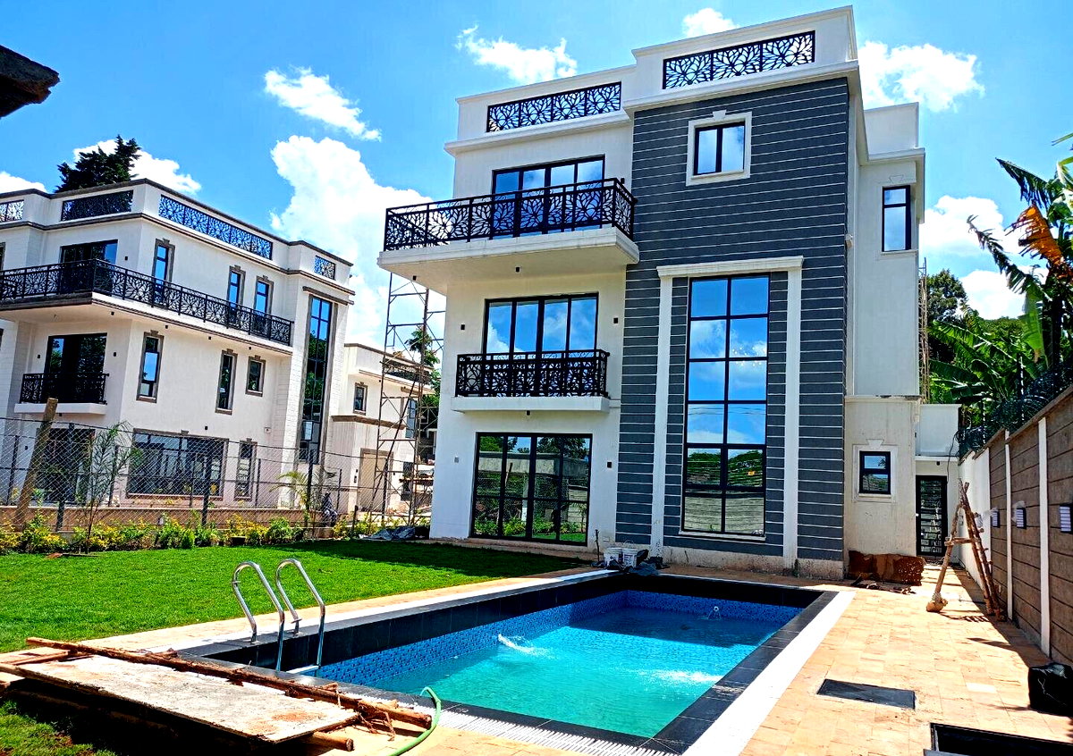 5-Ensuite Townhouse with Study, Pool & DSQ - Lavington