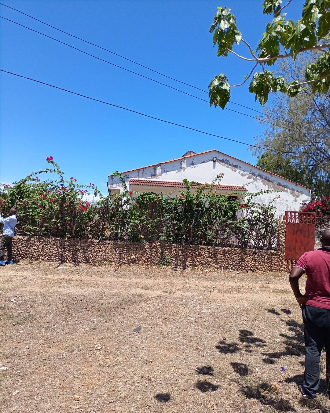 1/2 Acre Plot with 2BR Bungalow - KSh 25M