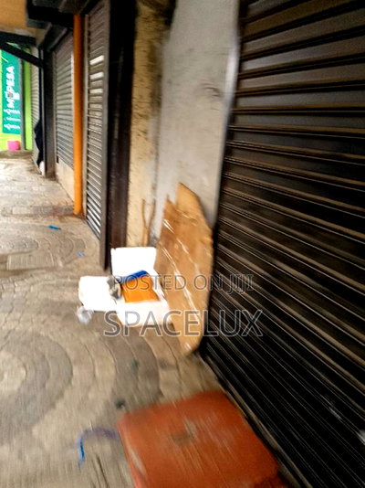 Uptown Conspicuous Big Shop - Image 7