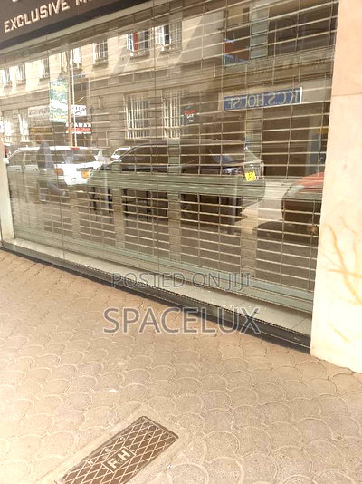 Uptown Conspicuous Big Shop - Image 6