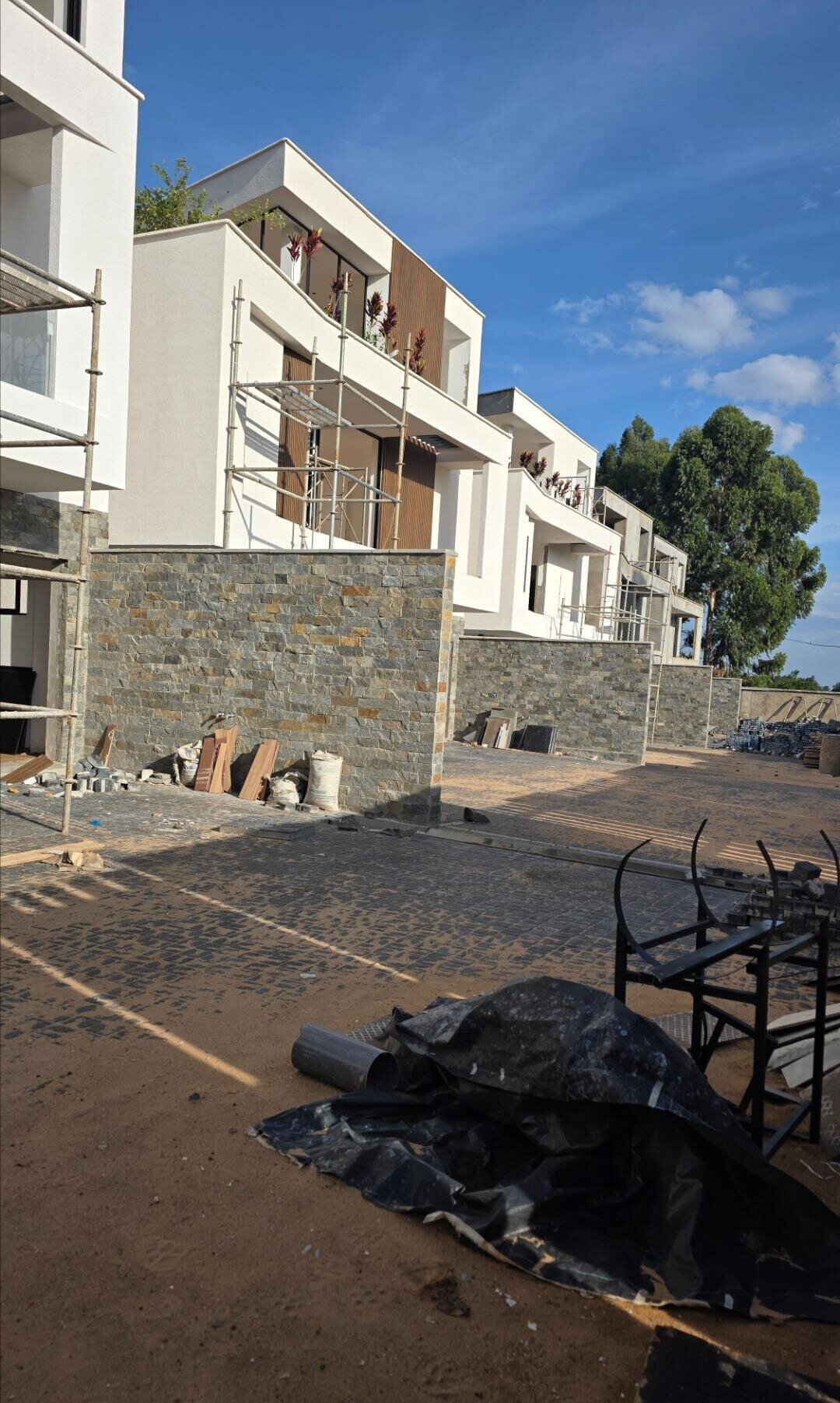 4BR Villa with Private Lift & Rooftop Terrace - Runda