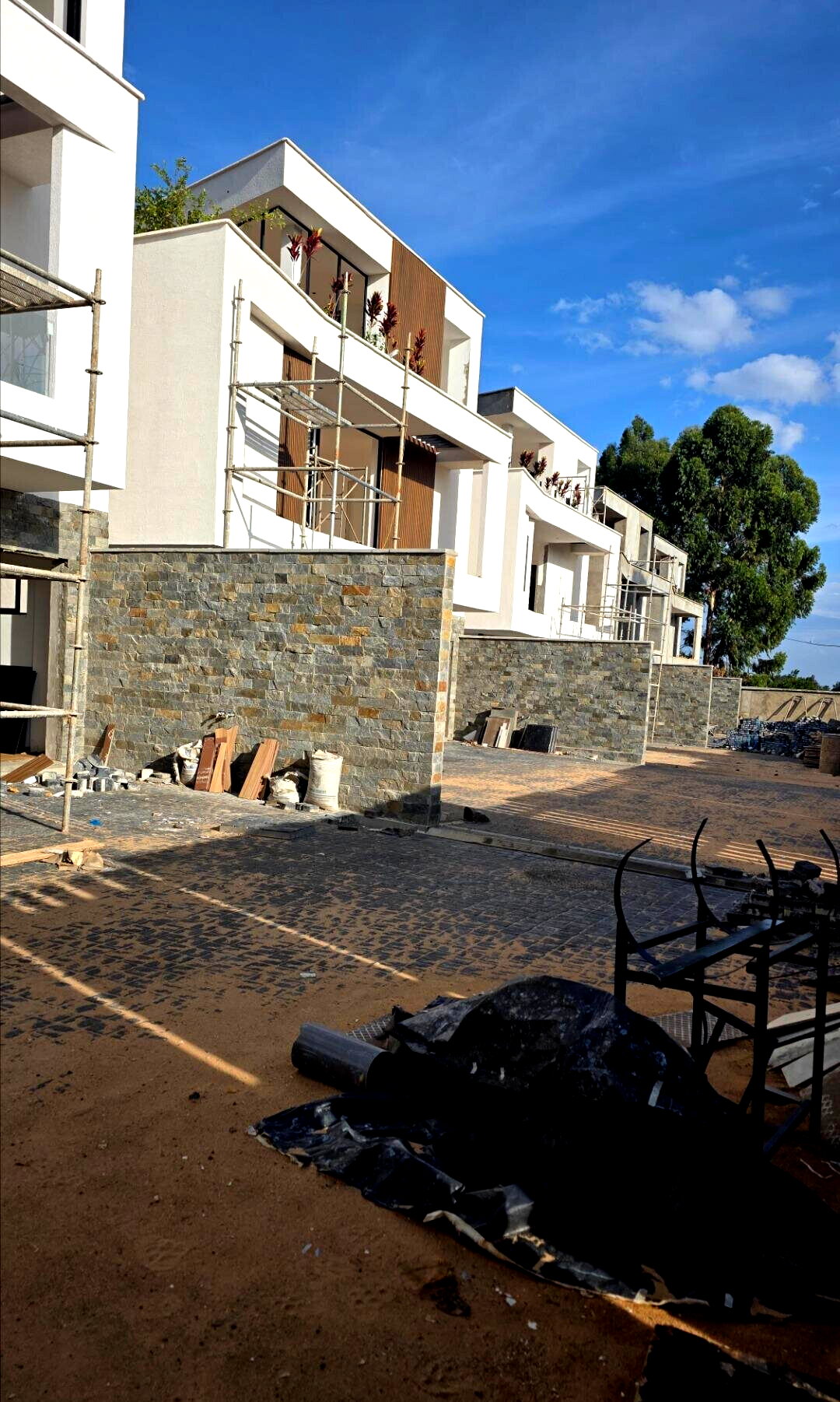 4BR Villa with Private Lift & Rooftop Terrace - Runda