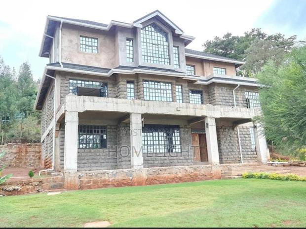 7bdrm Mansion in Kerarapon for sale