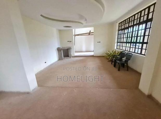 7bdrm Mansion in Kerarapon for sale