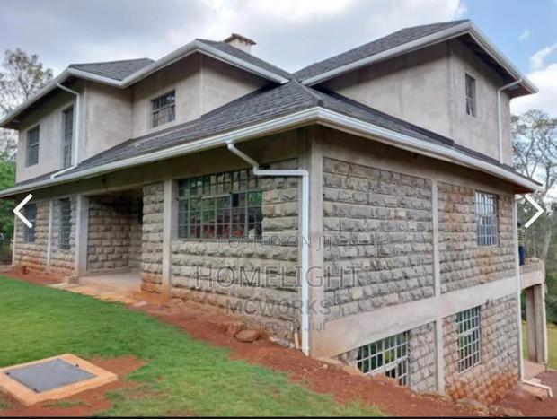 7bdrm Mansion in Kerarapon for sale