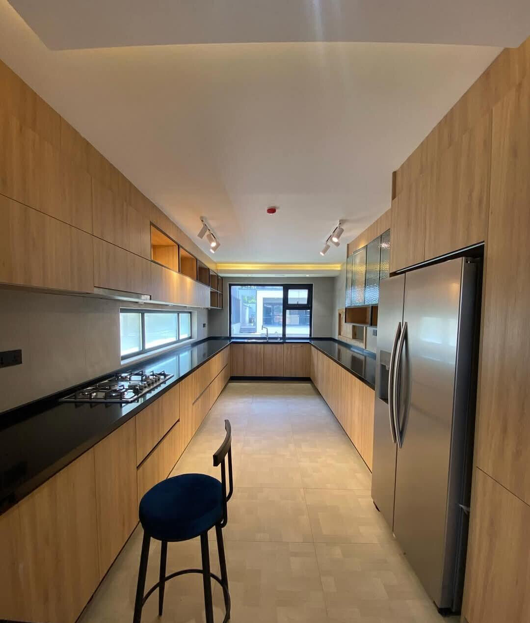 4BR Villa with Lift, Home Theater & Wine Cellar - Lavington