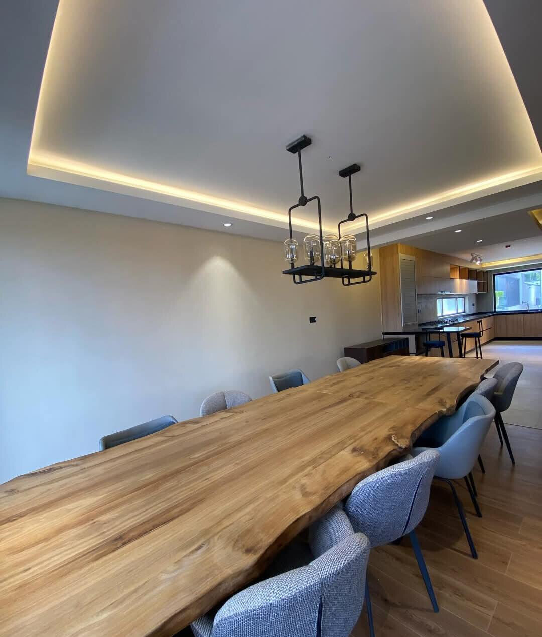 4BR Villa with Lift, Home Theater & Wine Cellar - Lavington