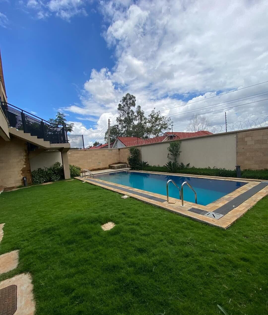 4BR Villa with Lift, Home Theater & Wine Cellar - Lavington
