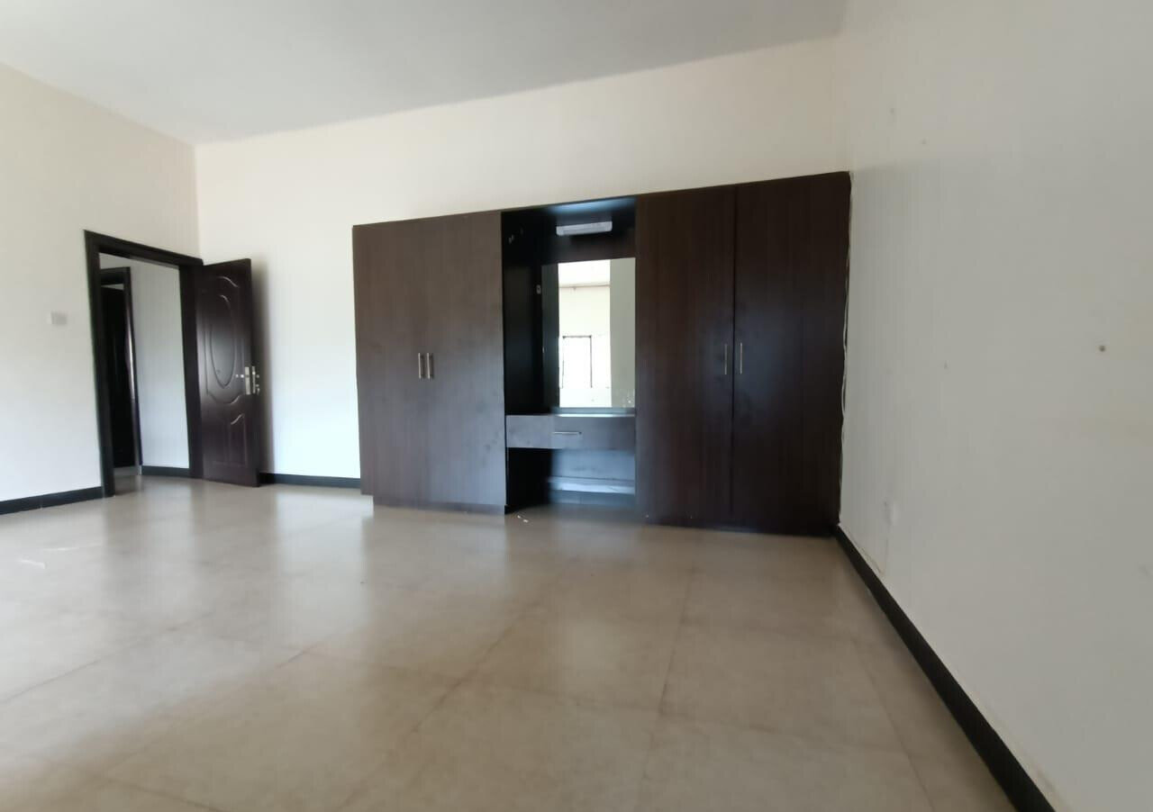 5BR All-Ensuite Townhouse with Private Garden - Runda Evergreen