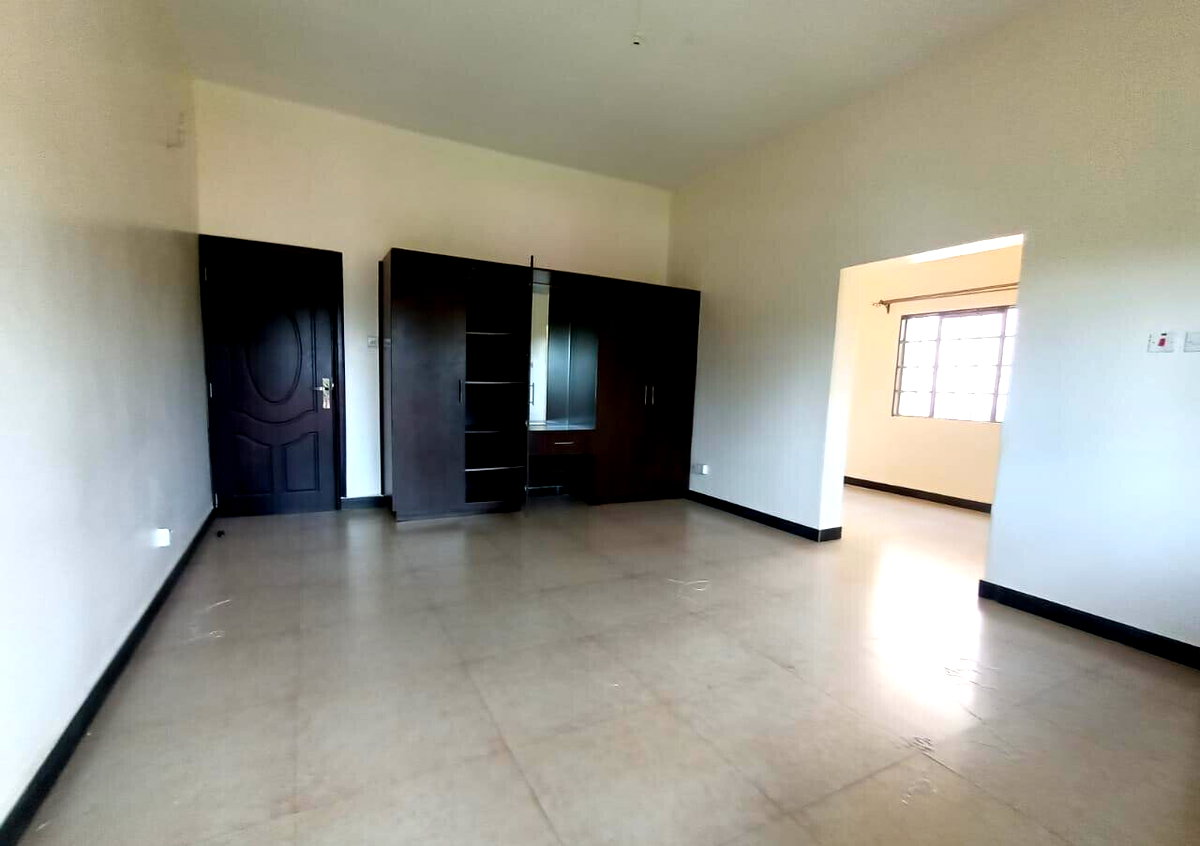 5BR All-Ensuite Townhouse with Private Garden - Runda Evergreen