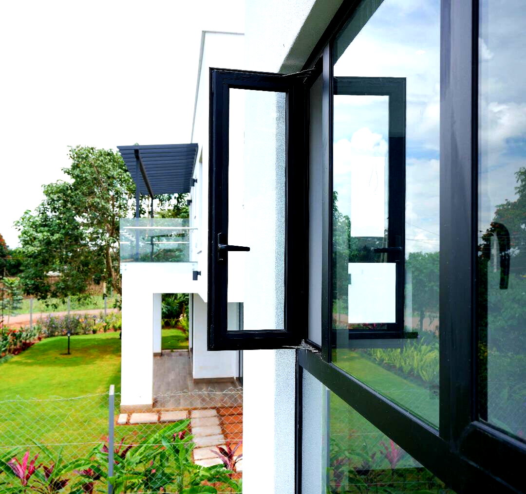 5BR Townhouse with Sunken Lounge & Fireplace - Kitisuru