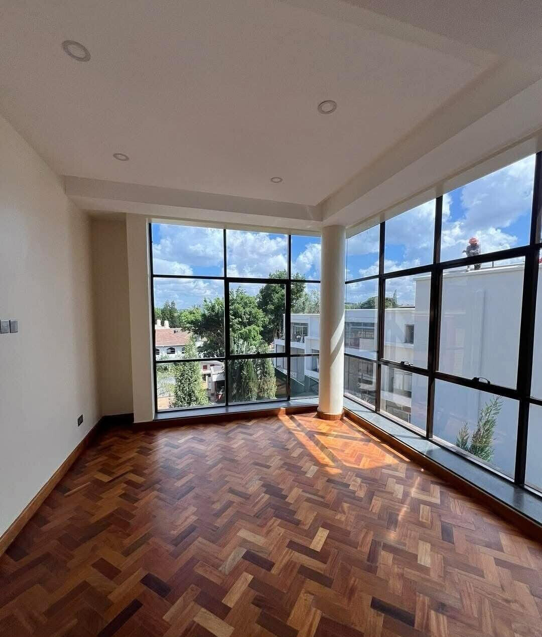 5-Ensuite Townhouse with Rooftop Terrace & DSQ - Lavington