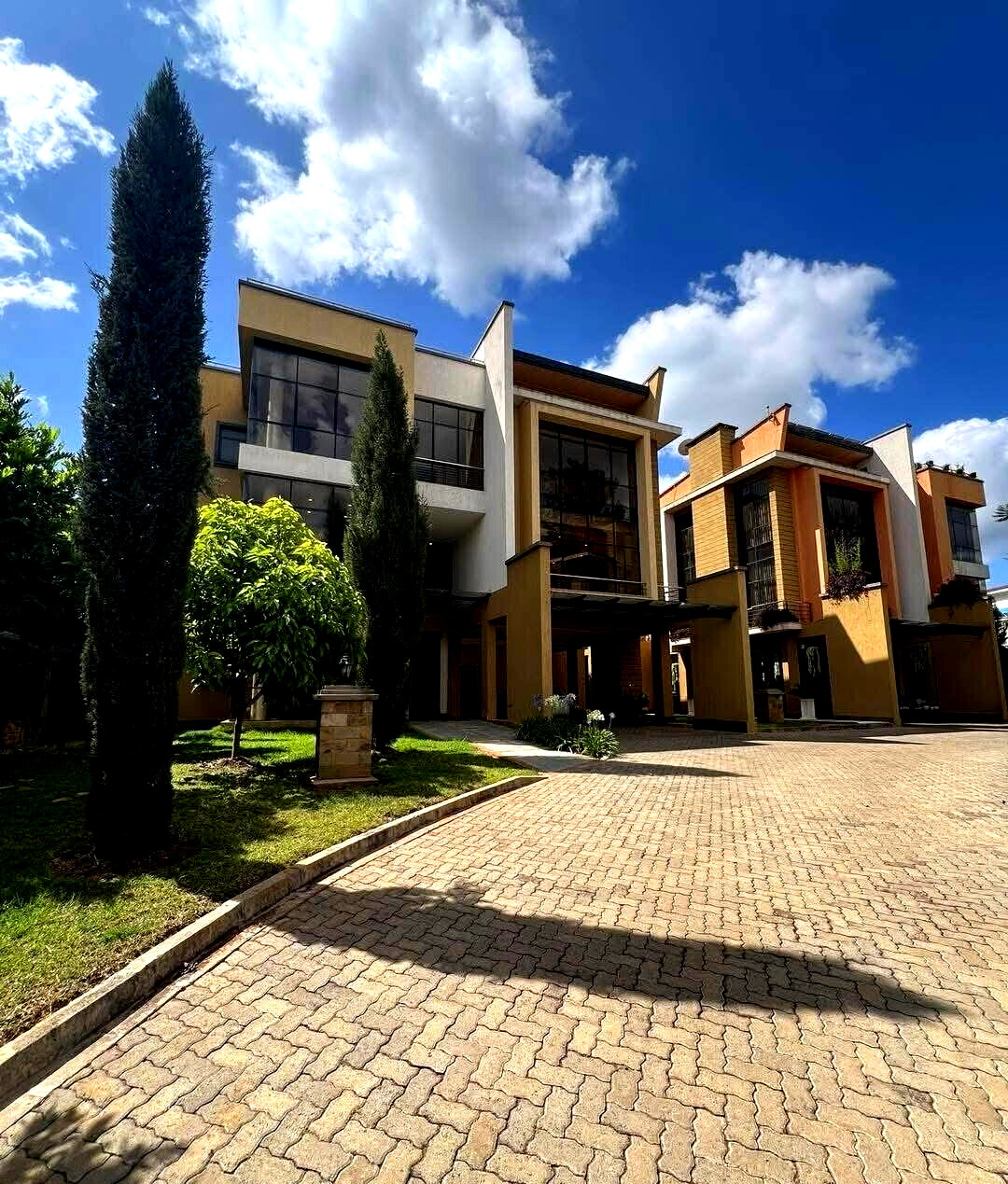 5-Ensuite Townhouse with Rooftop Terrace & DSQ - Lavington