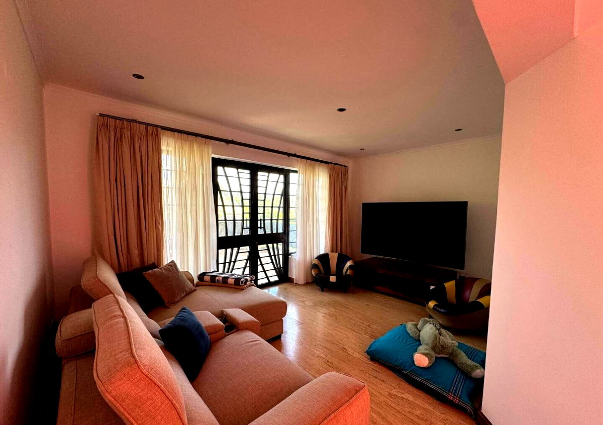 5BR All-Ensuite Villa with DSQ & Gym in 39-Home Estate - Old Runda