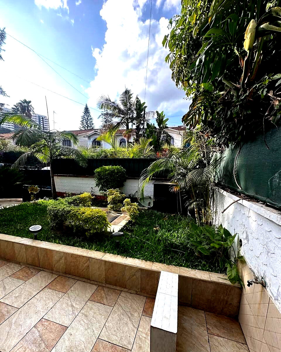 Spacious 4BR Maisonette with DSQ & Study - Kileleshwa