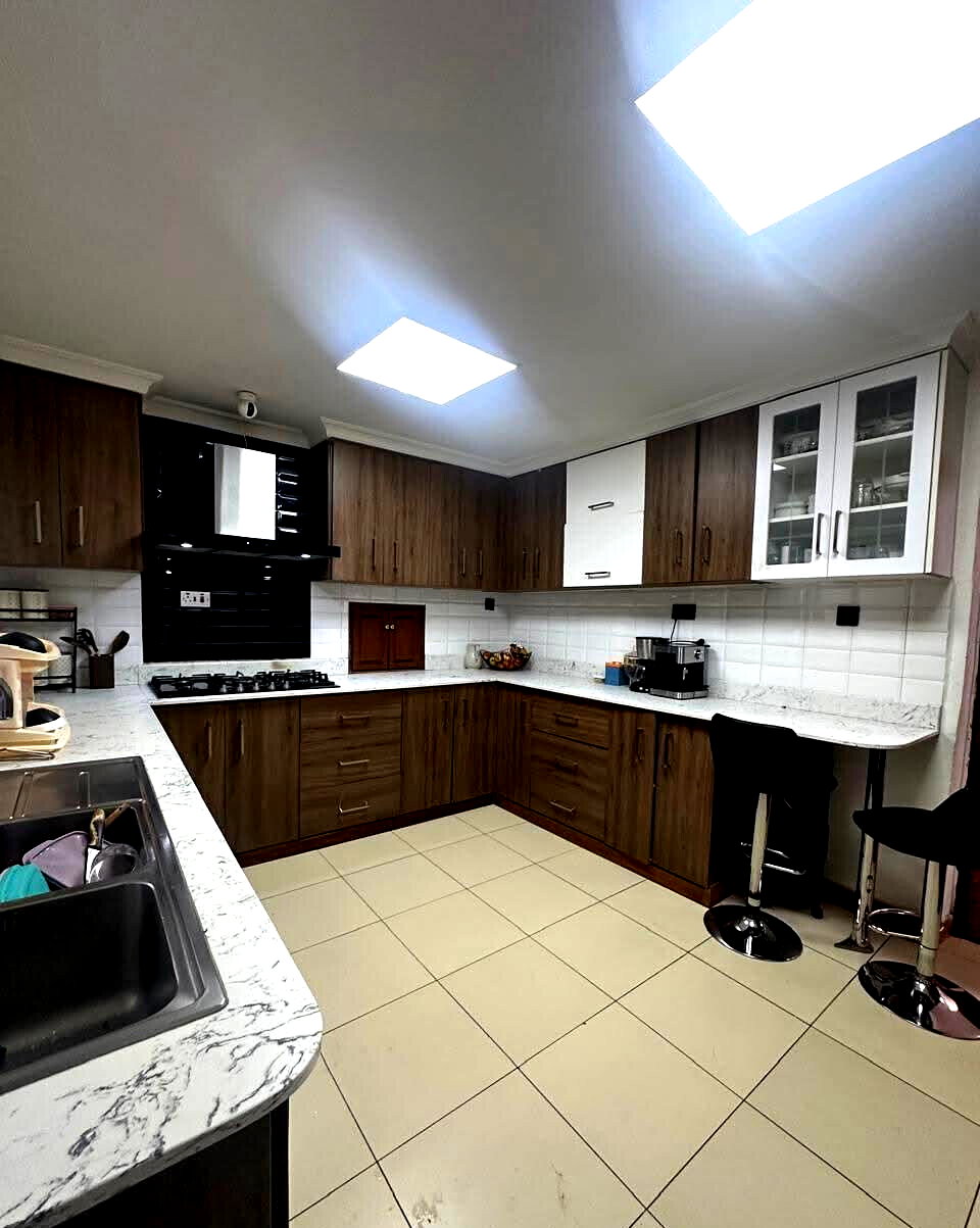 Spacious 4BR Maisonette with DSQ & Study - Kileleshwa