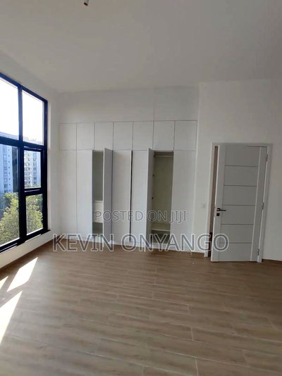 3bdrm Penthouse in Lavington for sale - Image 10