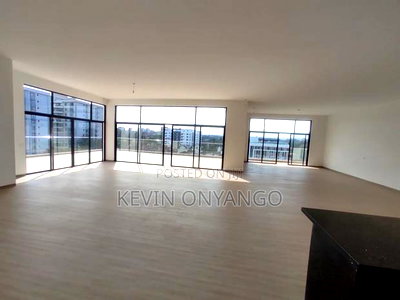 3bdrm Penthouse in Lavington for sale - Image 1