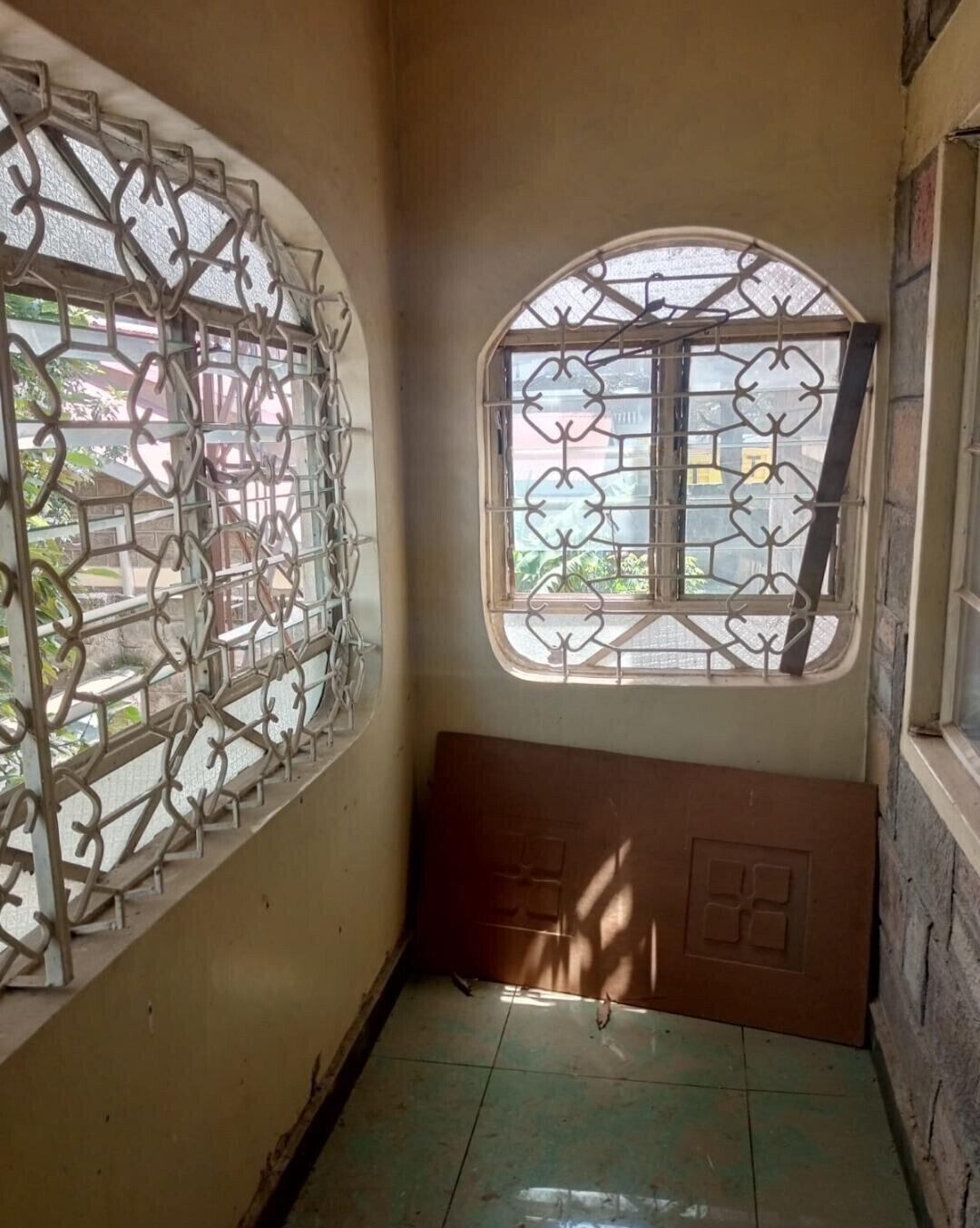 50x100 Plot 6BR Home in Bahati
