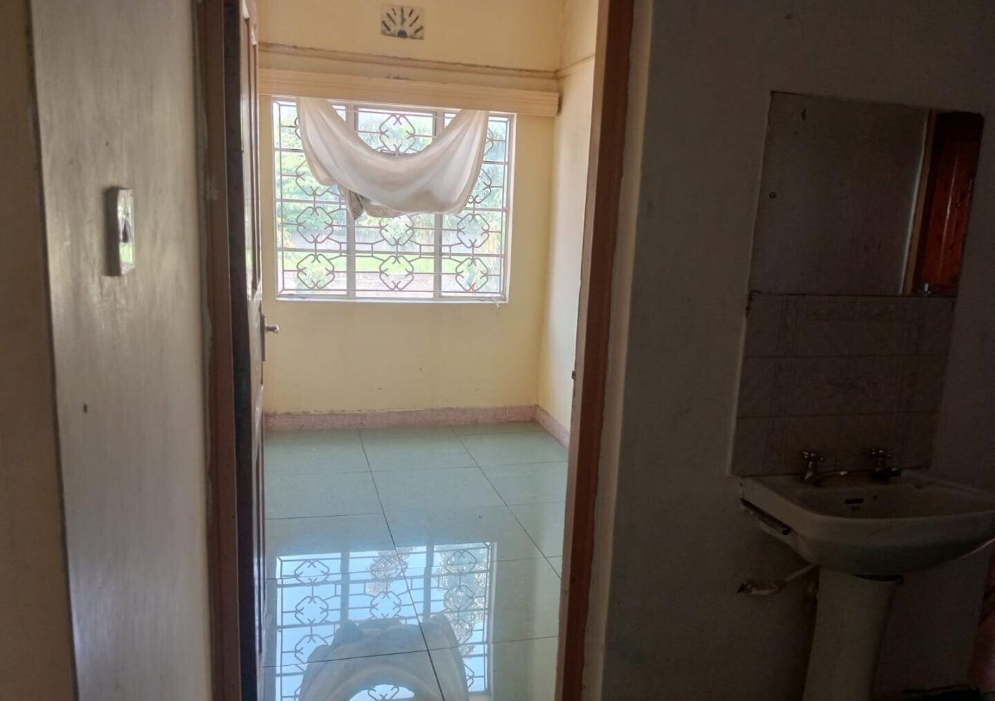 50x100 Plot 6BR Home in Bahati