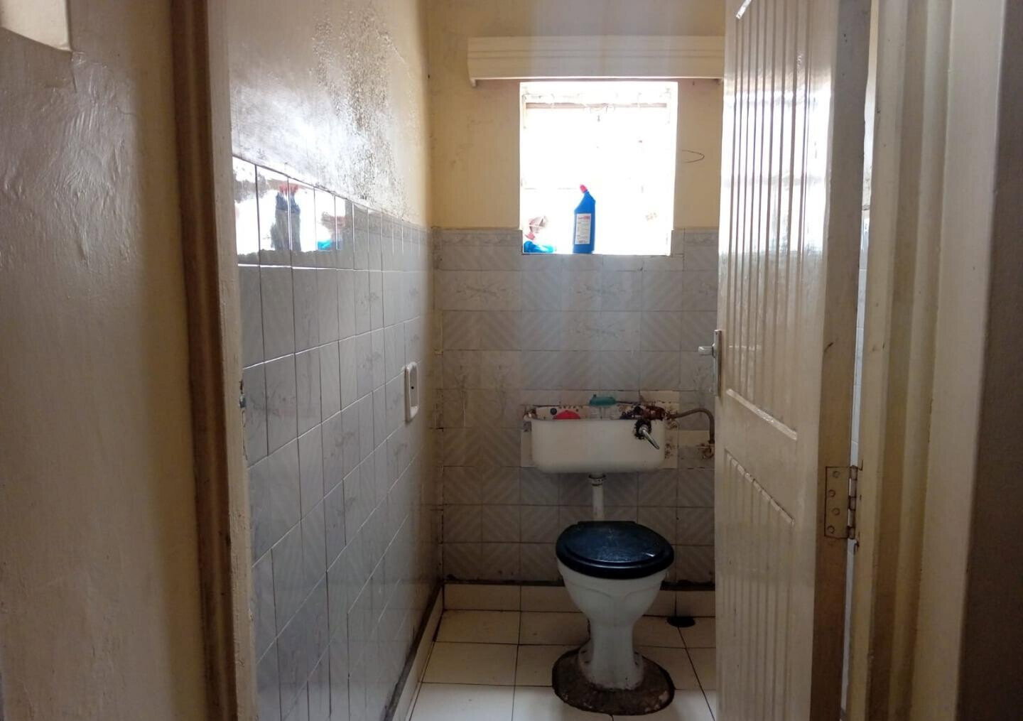 50x100 Plot 6BR Home in Bahati