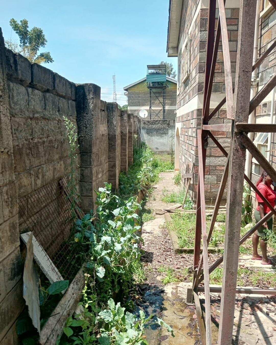 50x100 Plot 6BR Home in Bahati