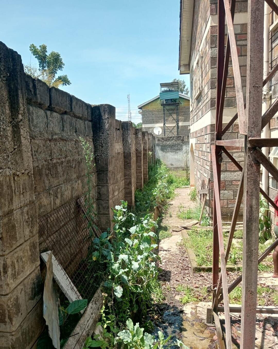 50x100 Plot 6BR Home in Bahati