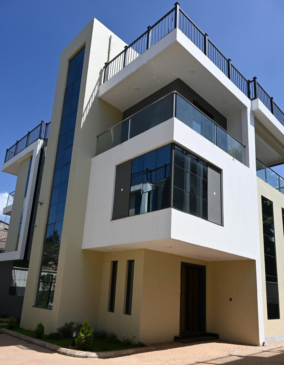 Distress Sale: New 5-Ensuite Villa with DSQ - Lavington