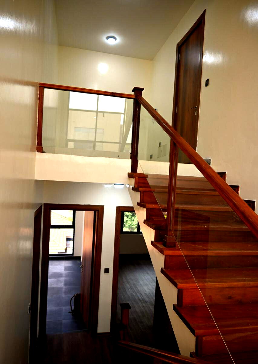 Distress Sale: New 5-Ensuite Villa with DSQ - Lavington