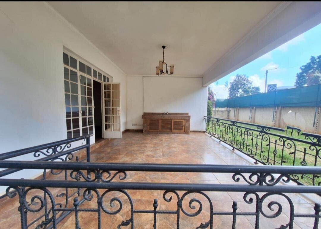 4-Ensuite Townhouse with Playground & DSQ in Gated Lavington