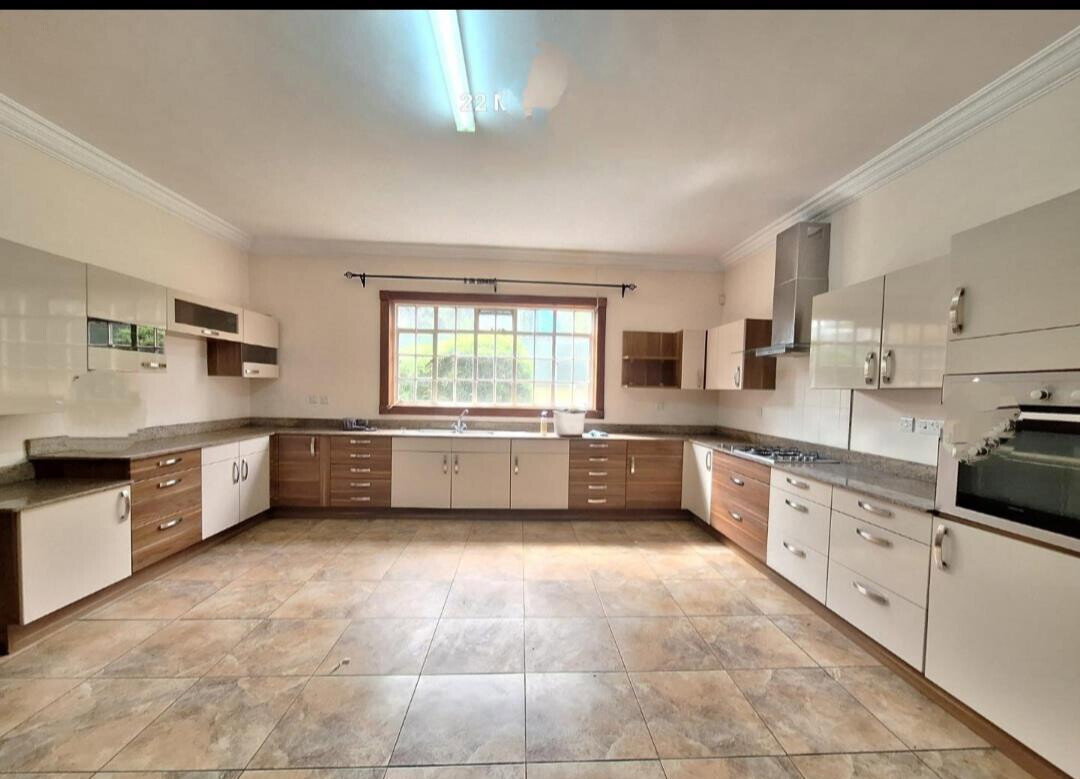 4-Ensuite Townhouse with Playground & DSQ in Gated Lavington