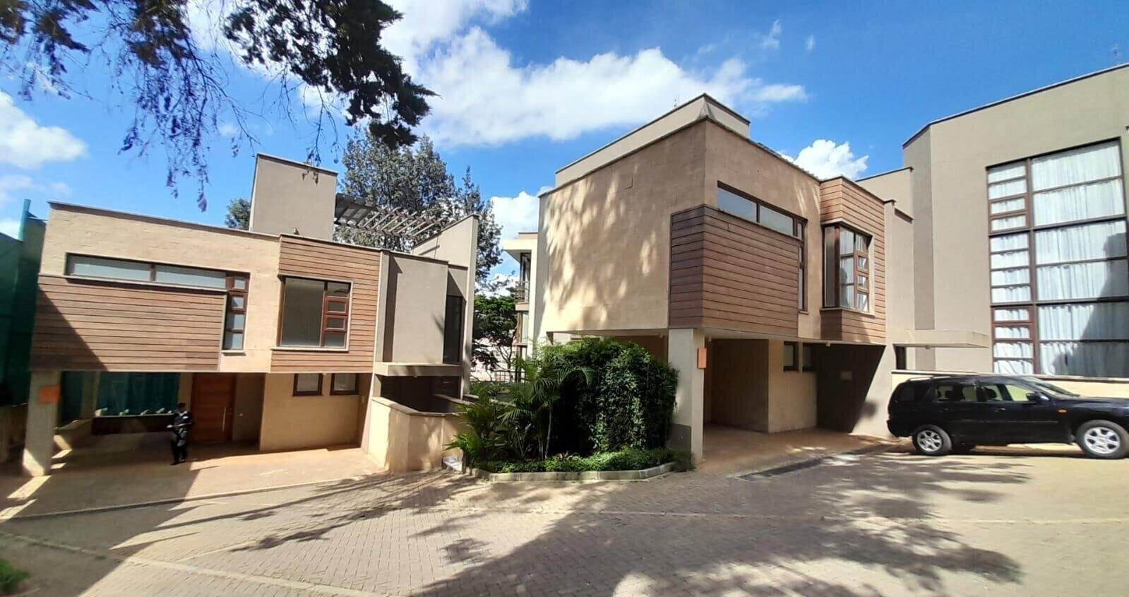 4-Ensuite Townhouse with Rooftop Lounge & DSQ - Lavington