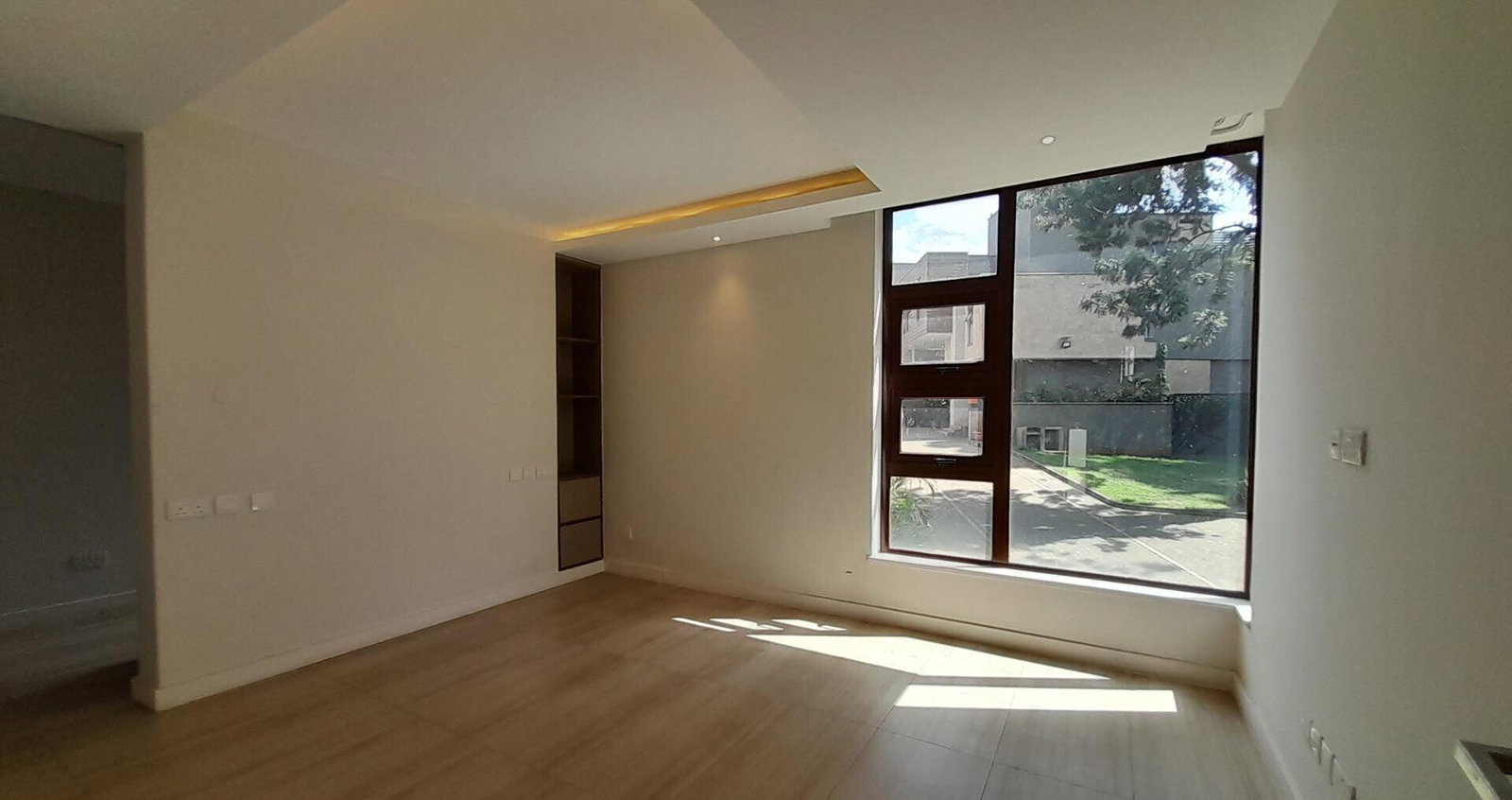 4-Ensuite Townhouse with Rooftop Lounge & DSQ - Lavington