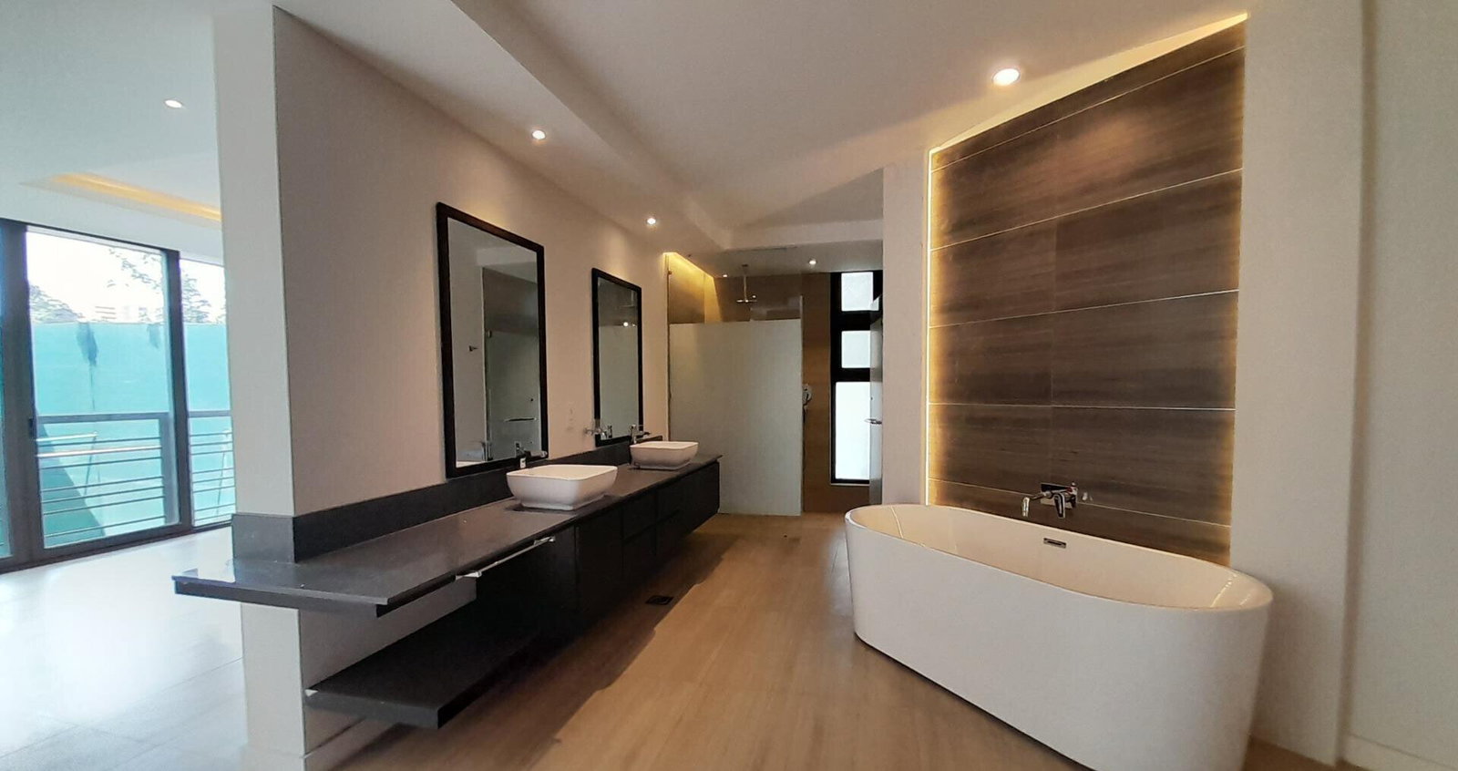 4-Ensuite Townhouse with Rooftop Lounge & DSQ - Lavington