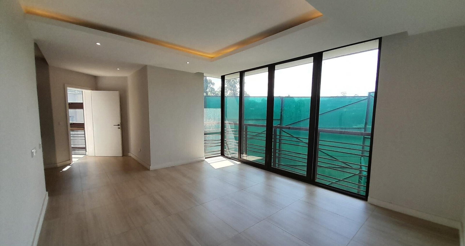 4-Ensuite Townhouse with Rooftop Lounge & DSQ - Lavington
