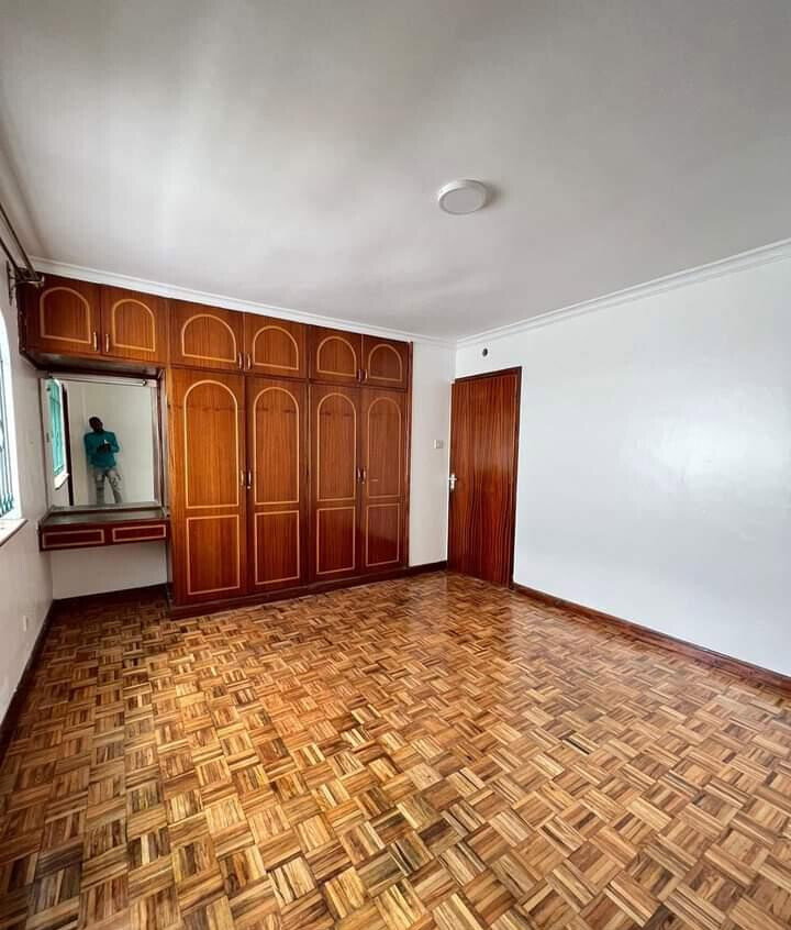 Renovated 4BR Townhouse with DSQ & Garden - Lavington