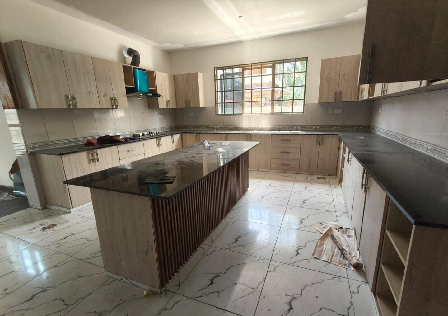 6-Bed Maisonette on Half Acre with Gym & Sauna – Karen