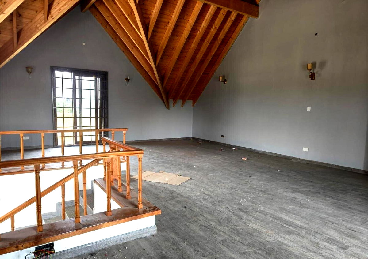 6-Bed Maisonette on Half Acre with Gym & Sauna – Karen