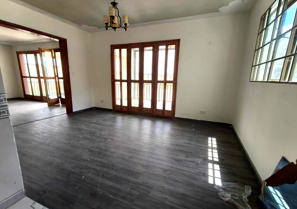 6-Bed Maisonette on Half Acre with Gym & Sauna – Karen