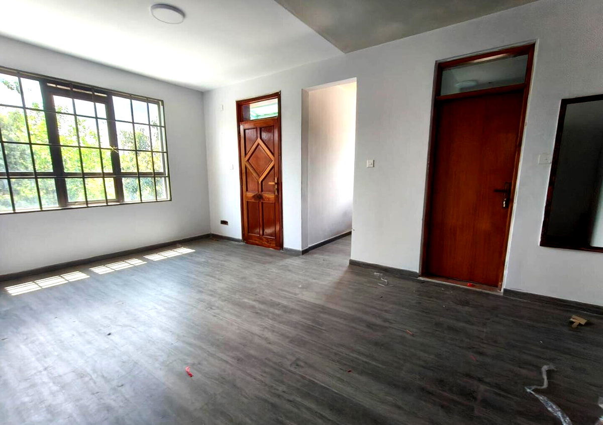 6-Bed Maisonette on Half Acre with Gym & Sauna – Karen