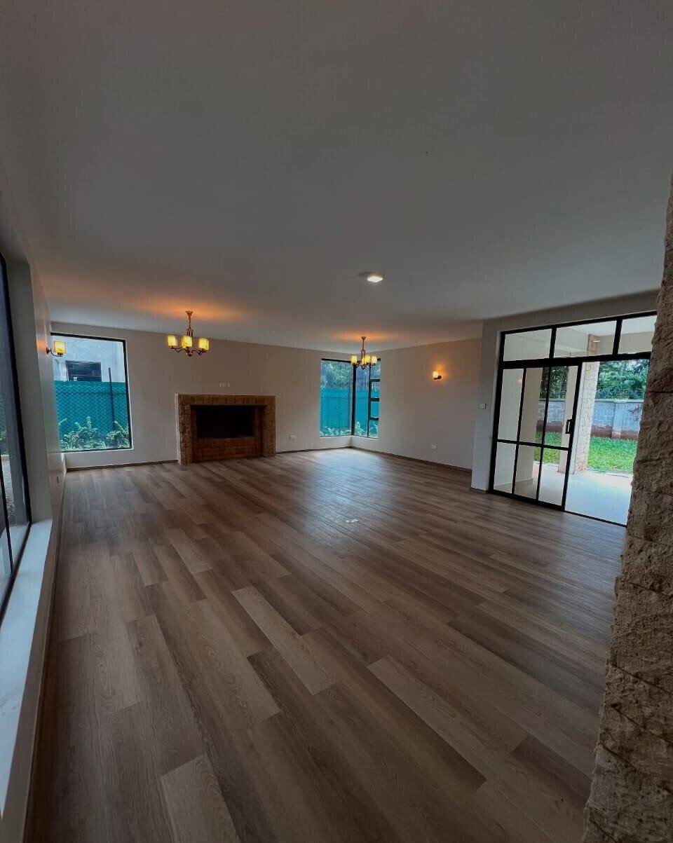 6-Ensuite Villa with Rooftop Terrace & DSQ – Karen