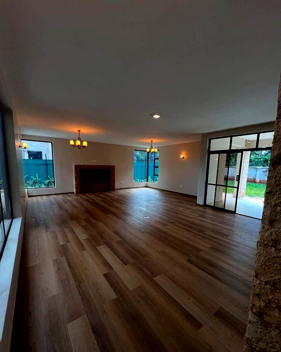 6-Ensuite Villa with Rooftop Terrace & DSQ – Karen