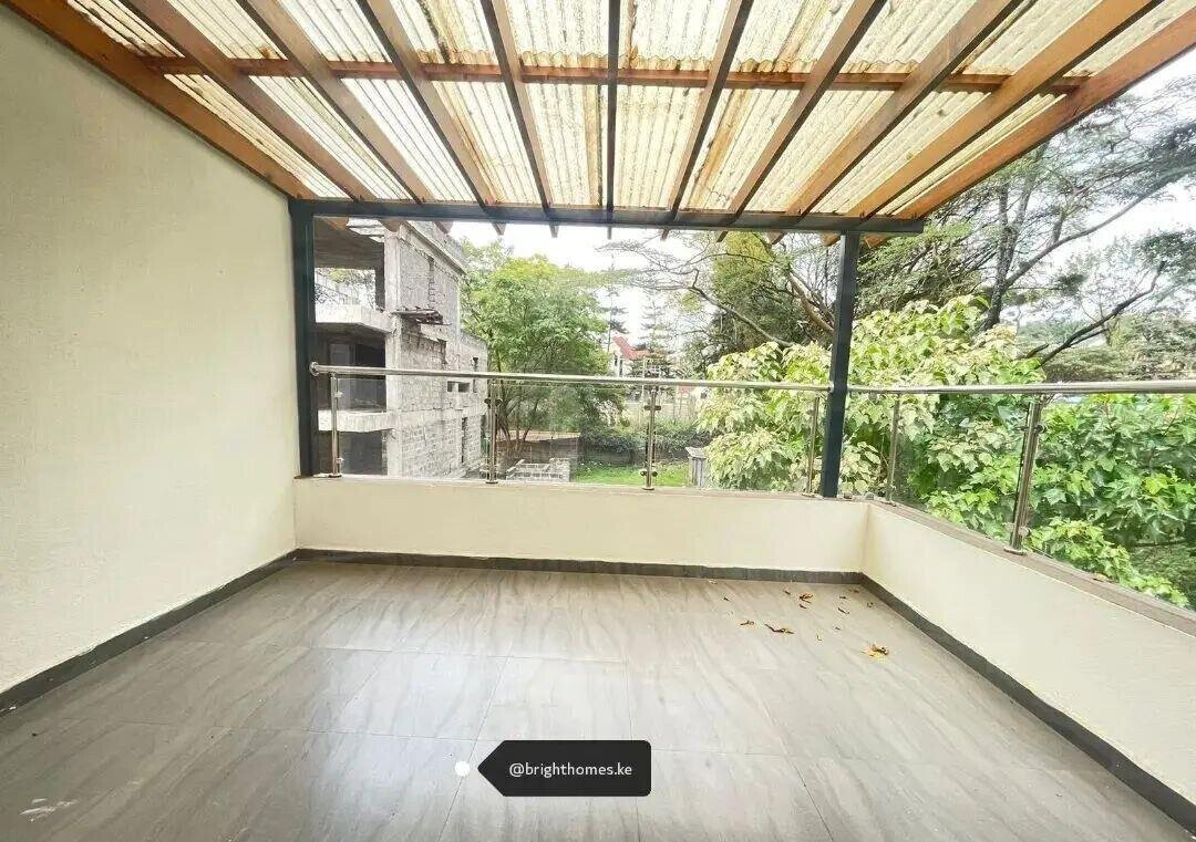 5-Ensuite Townhome with Fireplace & DSQ - Lavington